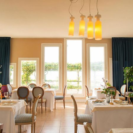 Hotel Sinuessa Terme 蒙德拉戈内 外观 照片