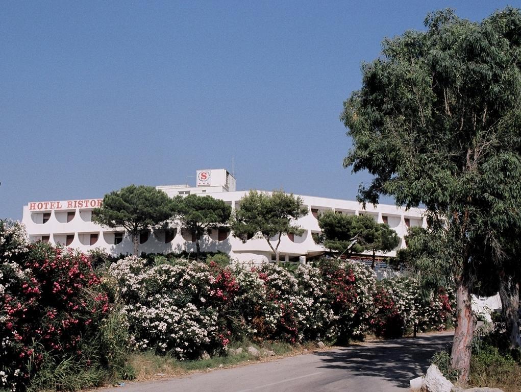 Hotel Sinuessa Terme 蒙德拉戈内 外观 照片