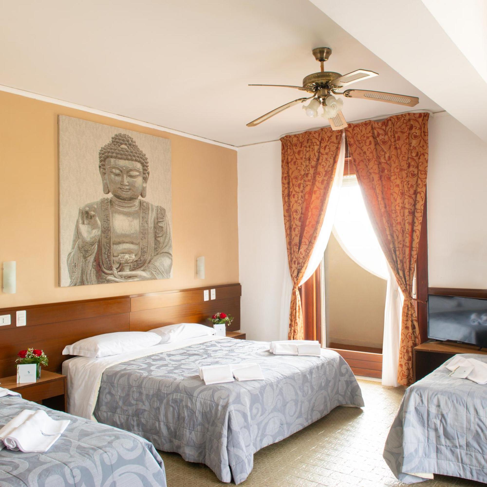 Hotel Sinuessa Terme 蒙德拉戈内 外观 照片